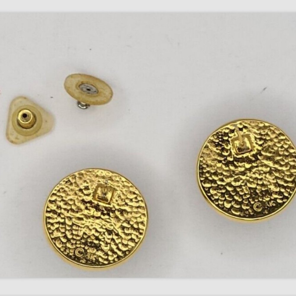 Vintage AK Anne Klein Black With Gold Tone Round Button Earrings - Picture 8 of 9